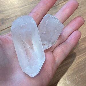 2 big quartz crystals
